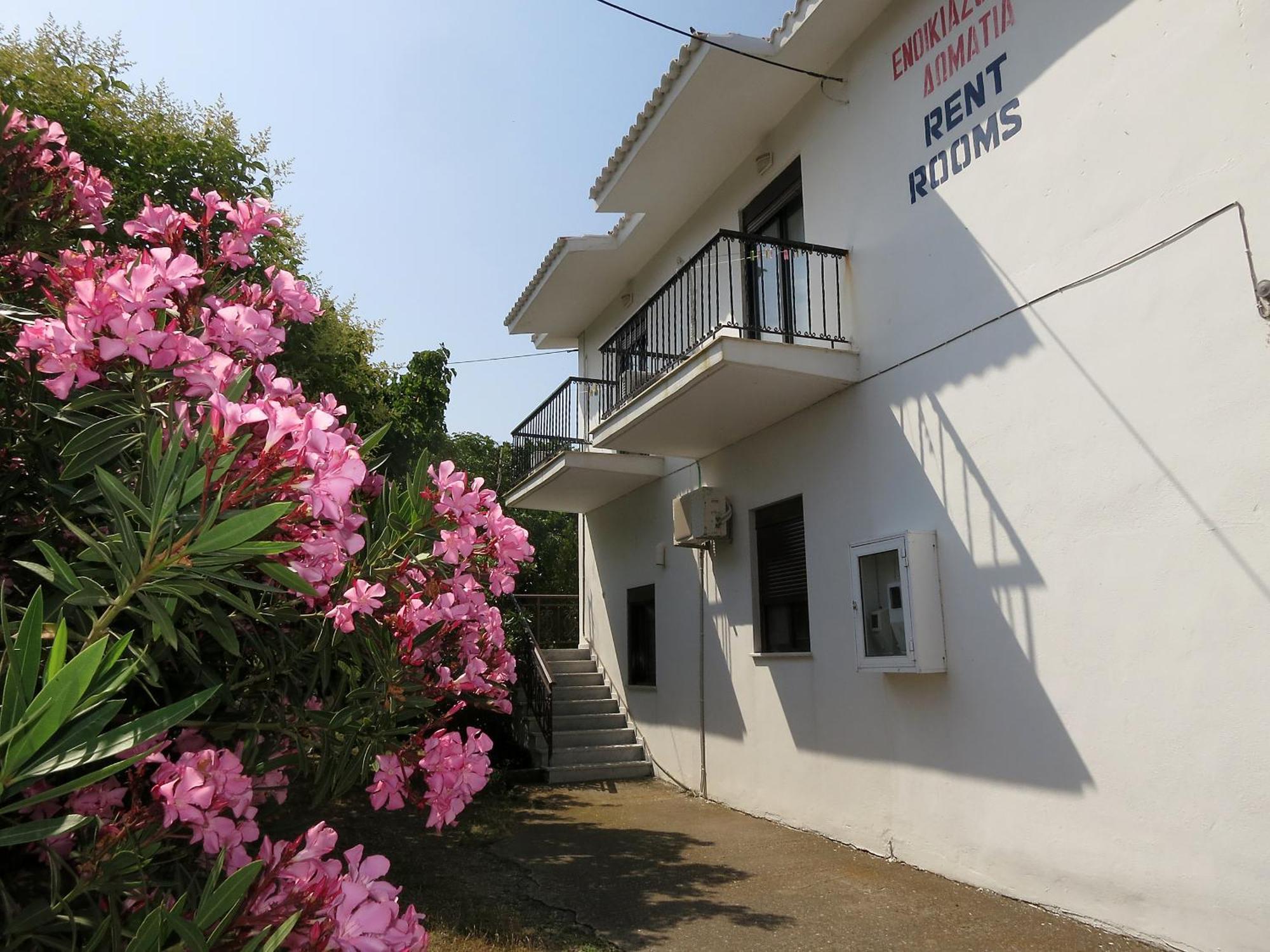 Thanasis Matsas Rooms Kamariotissa エクステリア 写真